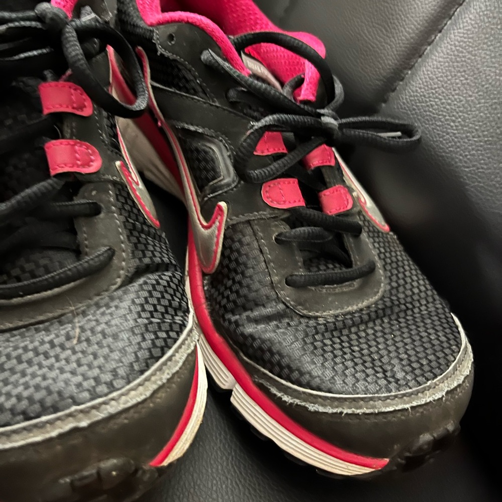 Nike Black and Hot Pink Athletic Sneakers with Silver Swoosh - Picture 10 of 14
